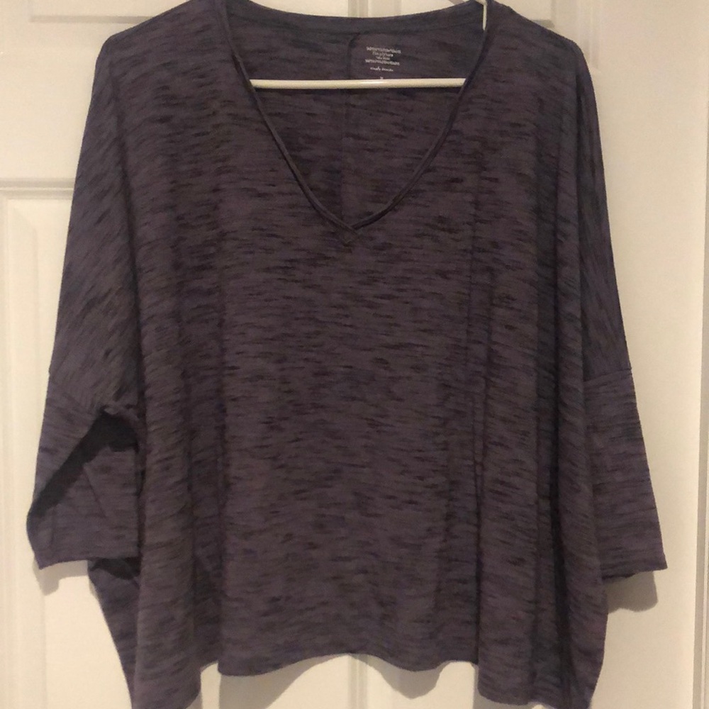 Simply Vera Vera Wang super lightweight purple sweater
